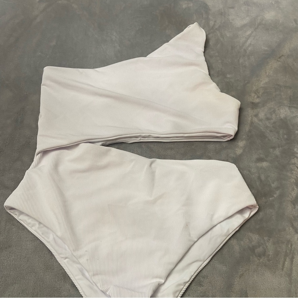 New! Beach Riot Celine one piece swimsuit white 24687 - Picture 9 of 15